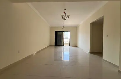 Apartment - 3 Bedrooms - 3 Bathrooms for rent in Muweileh Community - Muwaileh Commercial - Sharjah