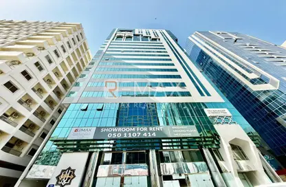 Show Room - Studio - 4 Bathrooms for rent in Hamdan Street - Abu Dhabi