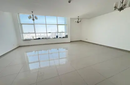 Apartment - 4 Bedrooms - 4 Bathrooms for rent in Al Khan Corniche - Al Khan - Sharjah