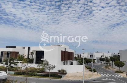 Villa - 4 - 5 for rent in West Yas - Yas Island - Abu Dhabi
