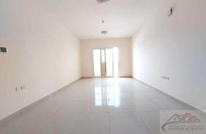 طابق كامل - 3 غرف نوم - 3 حمامات للايجار في برج لؤلؤة الخليج - النهدة - الشارقة