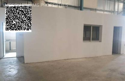 Warehouse - Studio - 2 Bathrooms for rent in Umm Al Thuoob - Umm Al Quwain