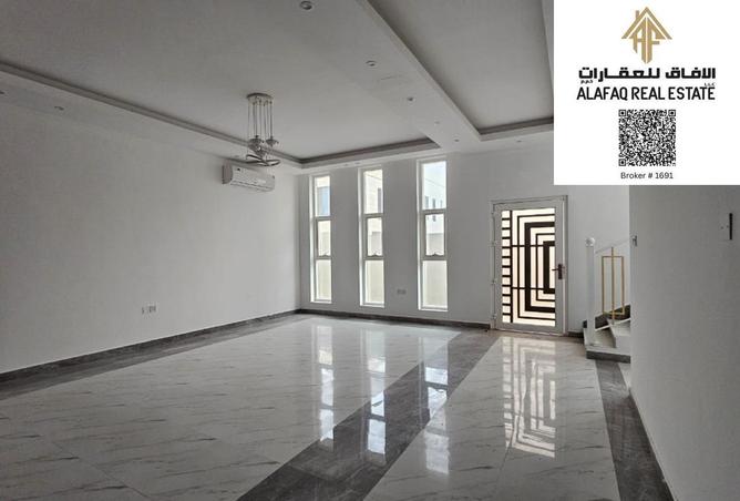 72720315 - Property Image 2