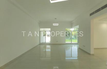 Villa - 5 - 6 for rent in Umm Suqeim 1 - Umm Suqeim - Dubai Villa - 5 - 6 for rent in Umm Suqeim 1 - Umm Suqeim - Dubai