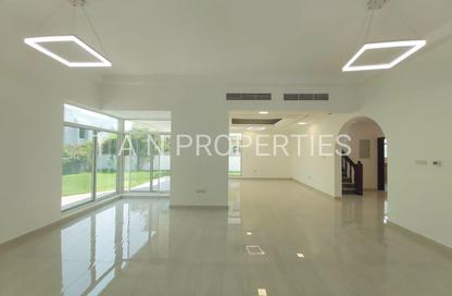 Villa - 5 - 6 for rent in Umm Suqeim 1 - Umm Suqeim - Dubai
