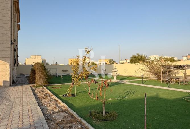 Huge Plot | Corner Villa | Prime Location!