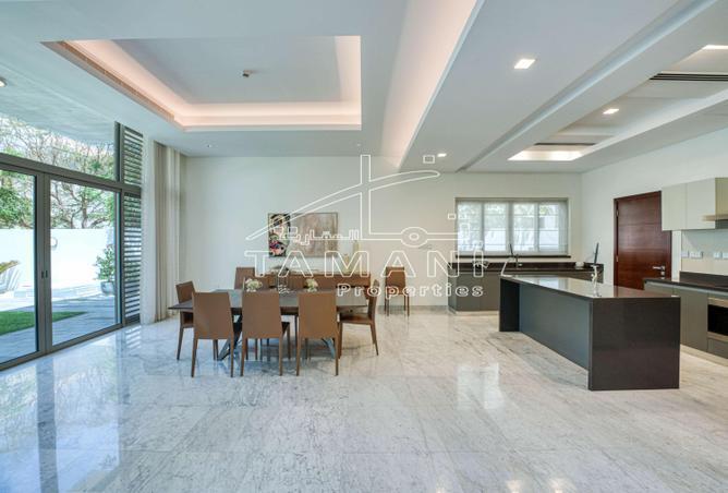 100853563 - Property Image 2