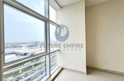 شقة - غرفة نوم - 2 حمامات للايجار في برج دوجا - شارع الشيخ زايد - دبي