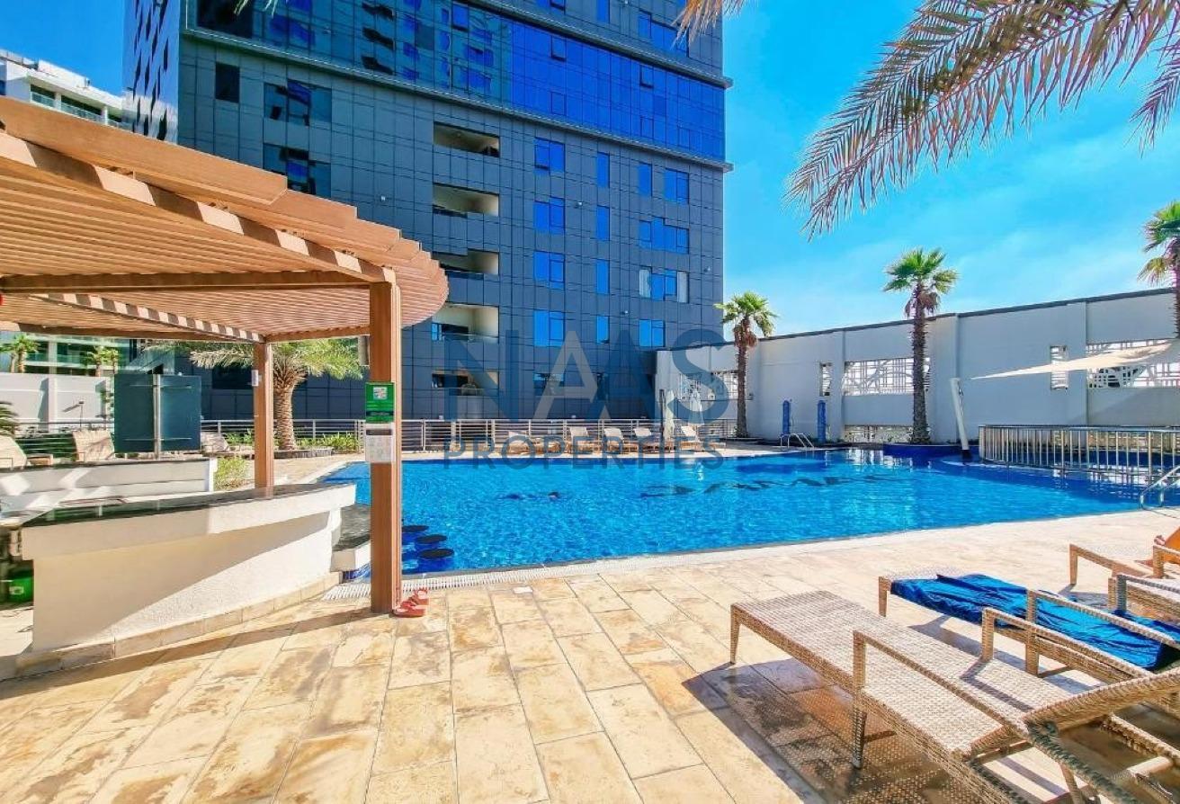 Pool View | Prime Location | Elegant Apartment photo 12