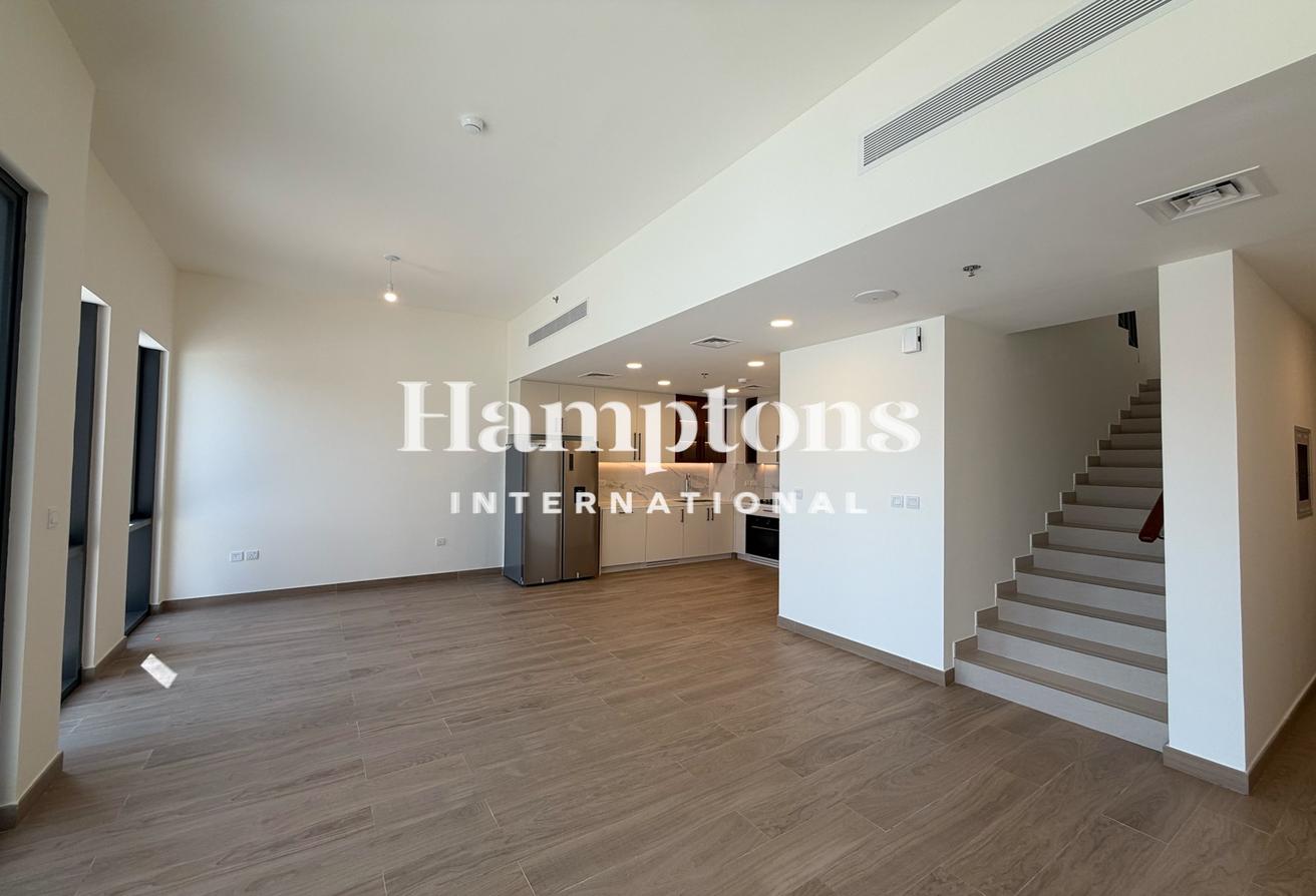 Dublex | Ready To Move In | Semi Furnished photo 5