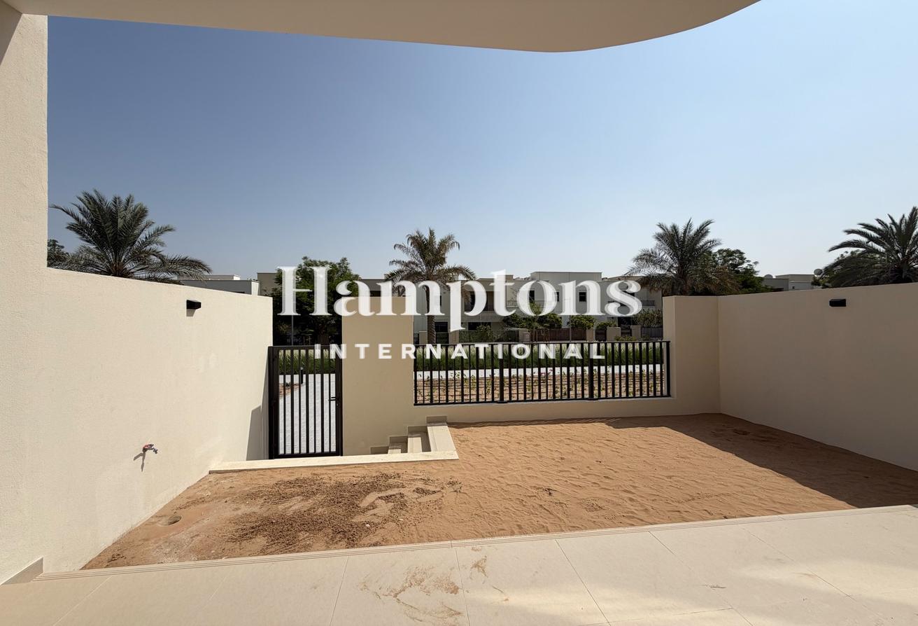 Dublex | Ready To Move In | Semi Furnished photo 6