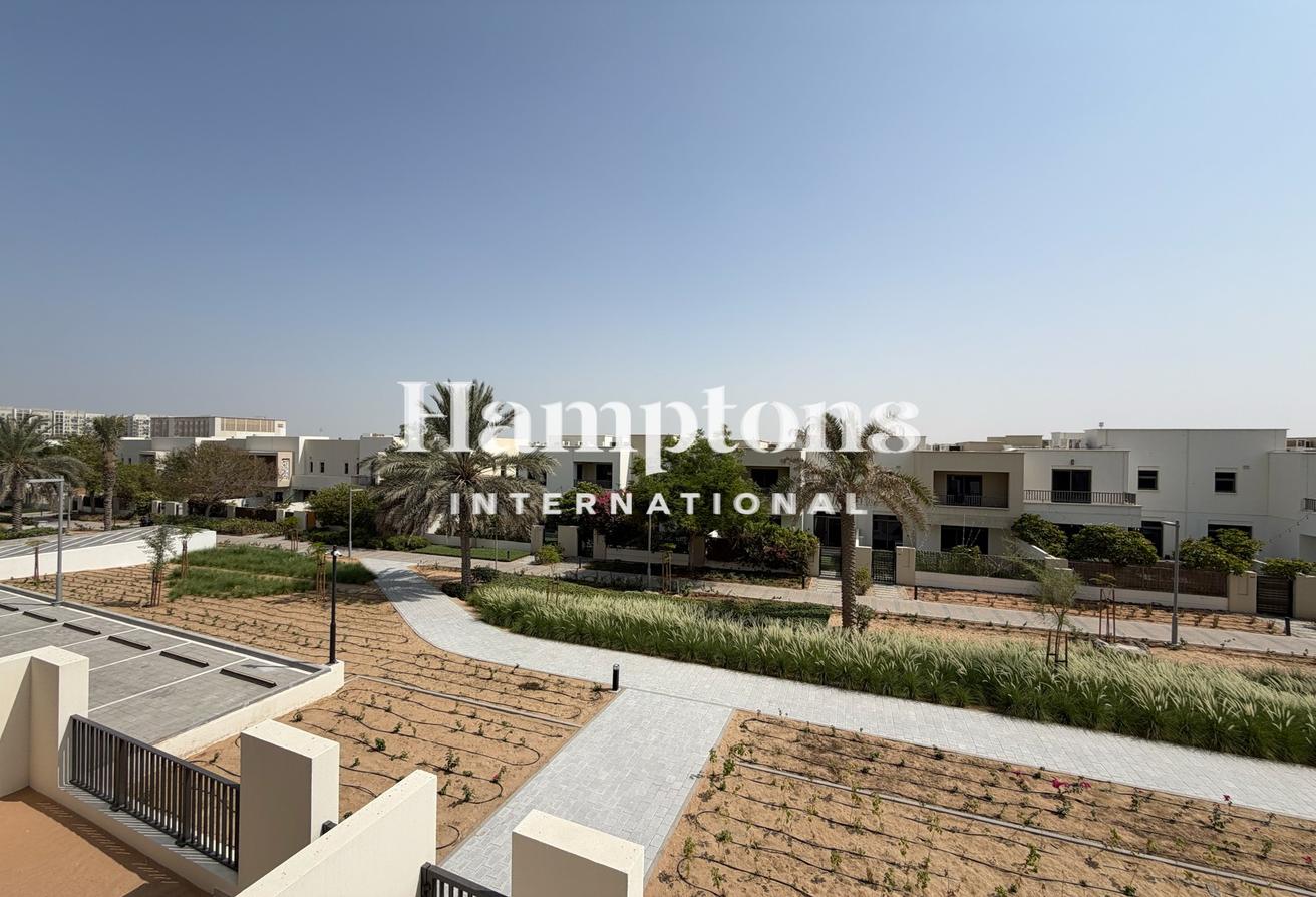 Dublex | Ready To Move In | Semi Furnished photo 11