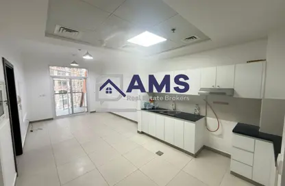 شقة - غرفة نوم - 2 حمامات للايجار في بوابة بن غاطي - الجداف - دبي