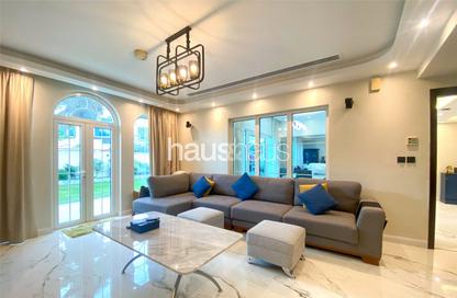 Villa - 3 - 4 for rent in District 8 - Jumeirah Park - Dubai