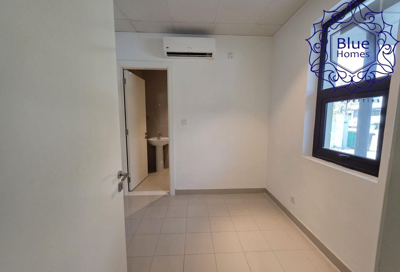 Furnished 4BHK+Maids|Spacious Size|Wooden Flooring photo 14