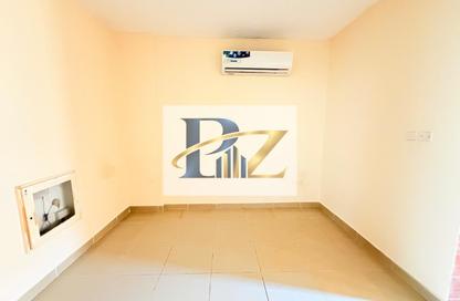 Apartment - Studio - 1 for rent in Muwailih Building - Muwaileh - Sharjah