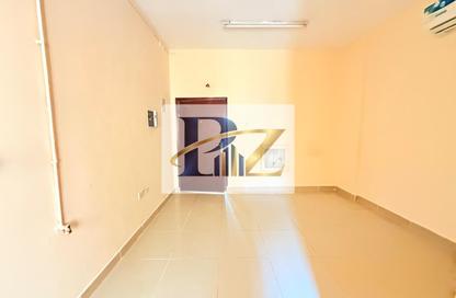 Apartment - Studio - 1 for rent in Muwailih Building - Muwaileh - Sharjah