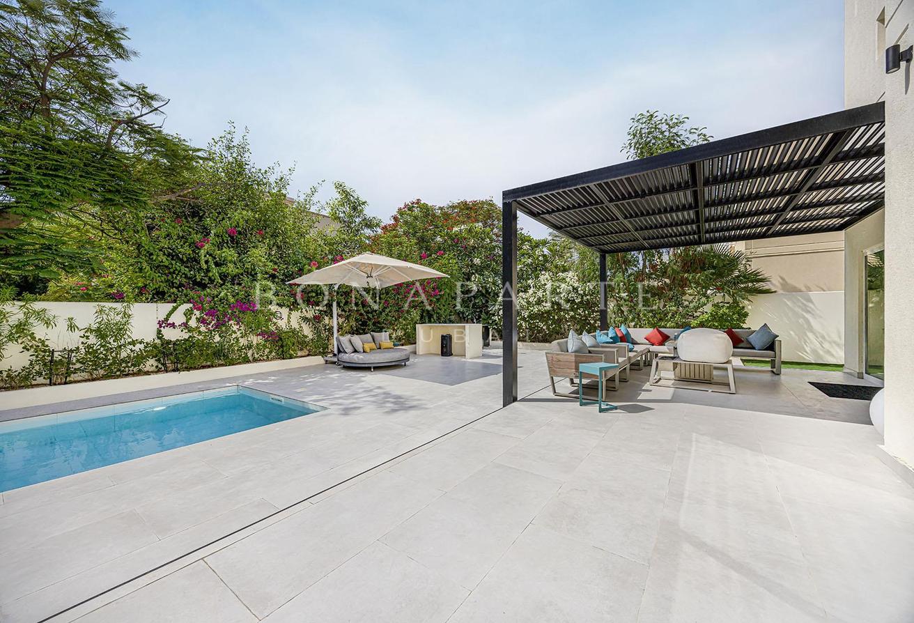 Upgraded | Exclusive Villa | Private Pool photo 24