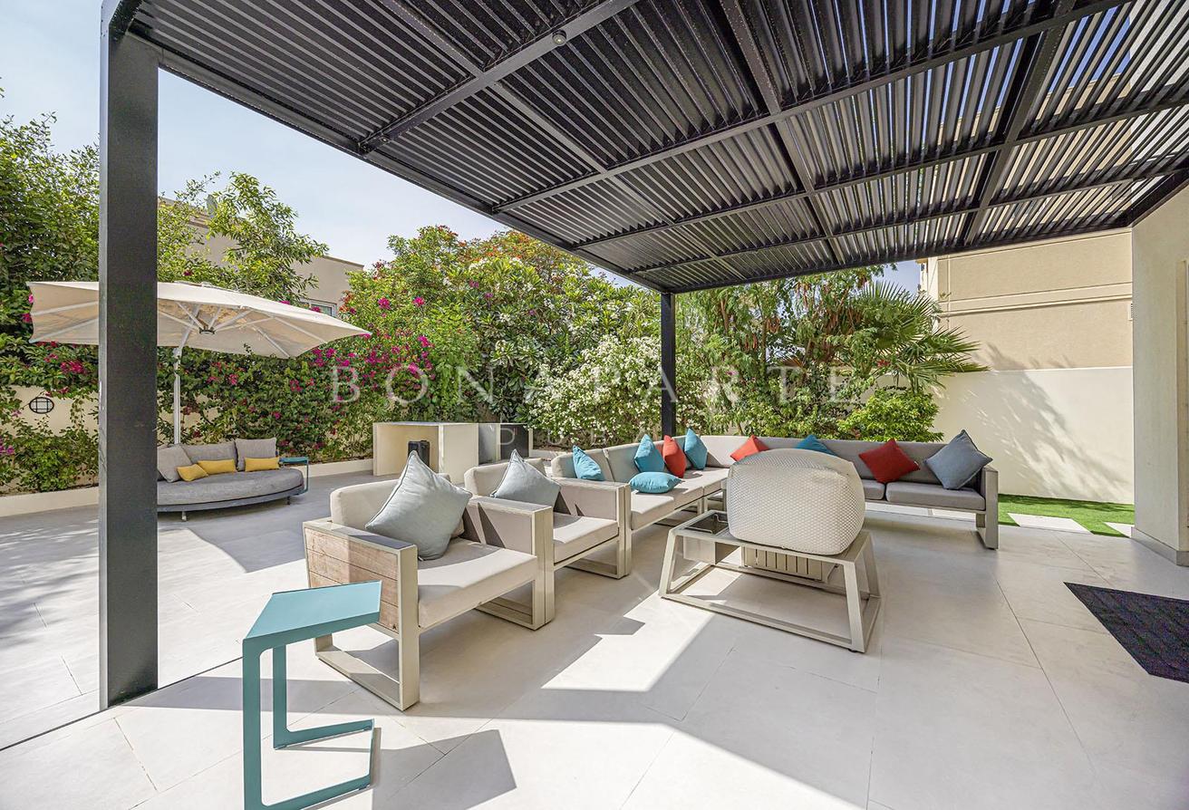Upgraded | Exclusive Villa | Private Pool photo 4