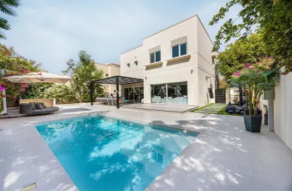 Villa - 5 Bedrooms - 4 Bathrooms for rent in Meadows 9 - Meadows - Dubai