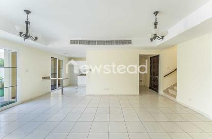 Villa - 3 Bedrooms - 3 Bathrooms for rent in Springs 11 - The Springs - Dubai Villa - 3 Bedrooms - 3 Bathrooms for rent in Springs 11 - The Springs - Dubai