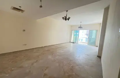 شقة - 3 غرف نوم - 3 حمامات للايجار في شارع التعاون الجديد - التعاون - الشارقة شقة - 3 غرف نوم - 3 حمامات للايجار في شارع التعاون الجديد - التعاون - الشارقة