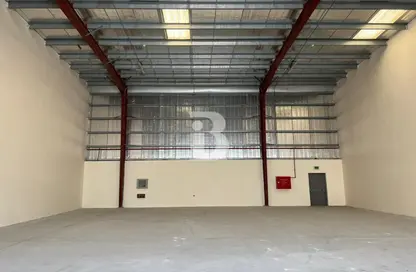 Warehouse - Studio for rent in Umm Ramool - Dubai