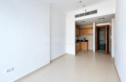 Apartment - 1 - 1 for rent in Mayfair Residency - Business Bay - Dubai