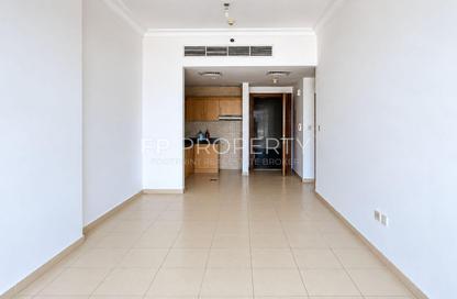 Apartment - 1 - 1 for rent in Mayfair Residency - Business Bay - Dubai