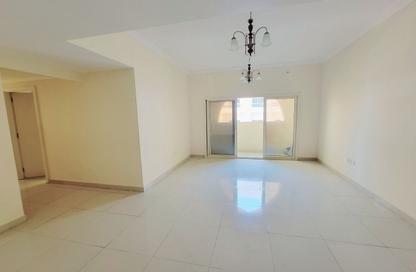 Apartment - 3 Bedrooms - 3 Bathrooms for rent in Muwaileh 29 Building - Muwaileh - Sharjah