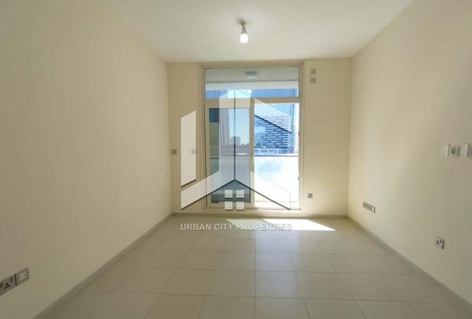 73111537 - Property Image 3