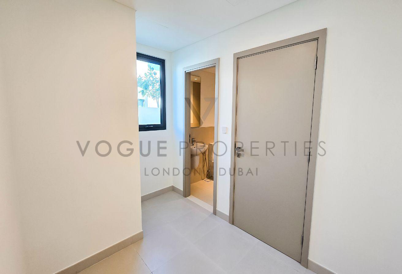 Corner Villa |Close to Amenities| Golf Course View photo 8