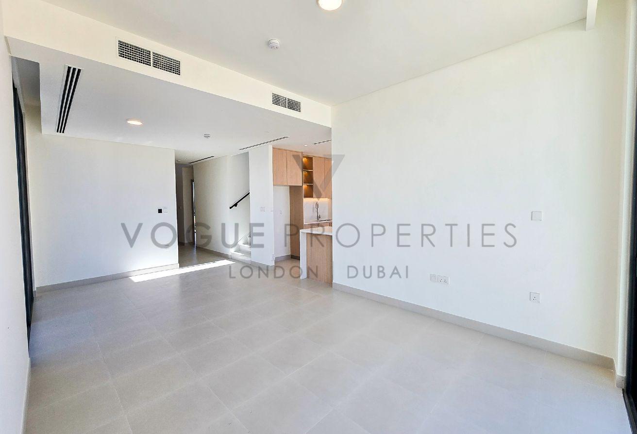 Corner Villa |Close to Amenities| Golf Course View photo 4