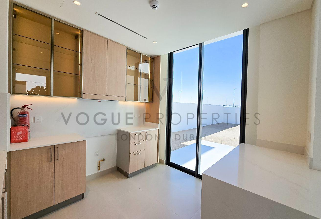 Corner Villa |Close to Amenities| Golf Course View photo 6