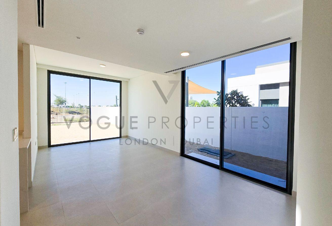Corner Villa |Close to Amenities| Golf Course View photo 9