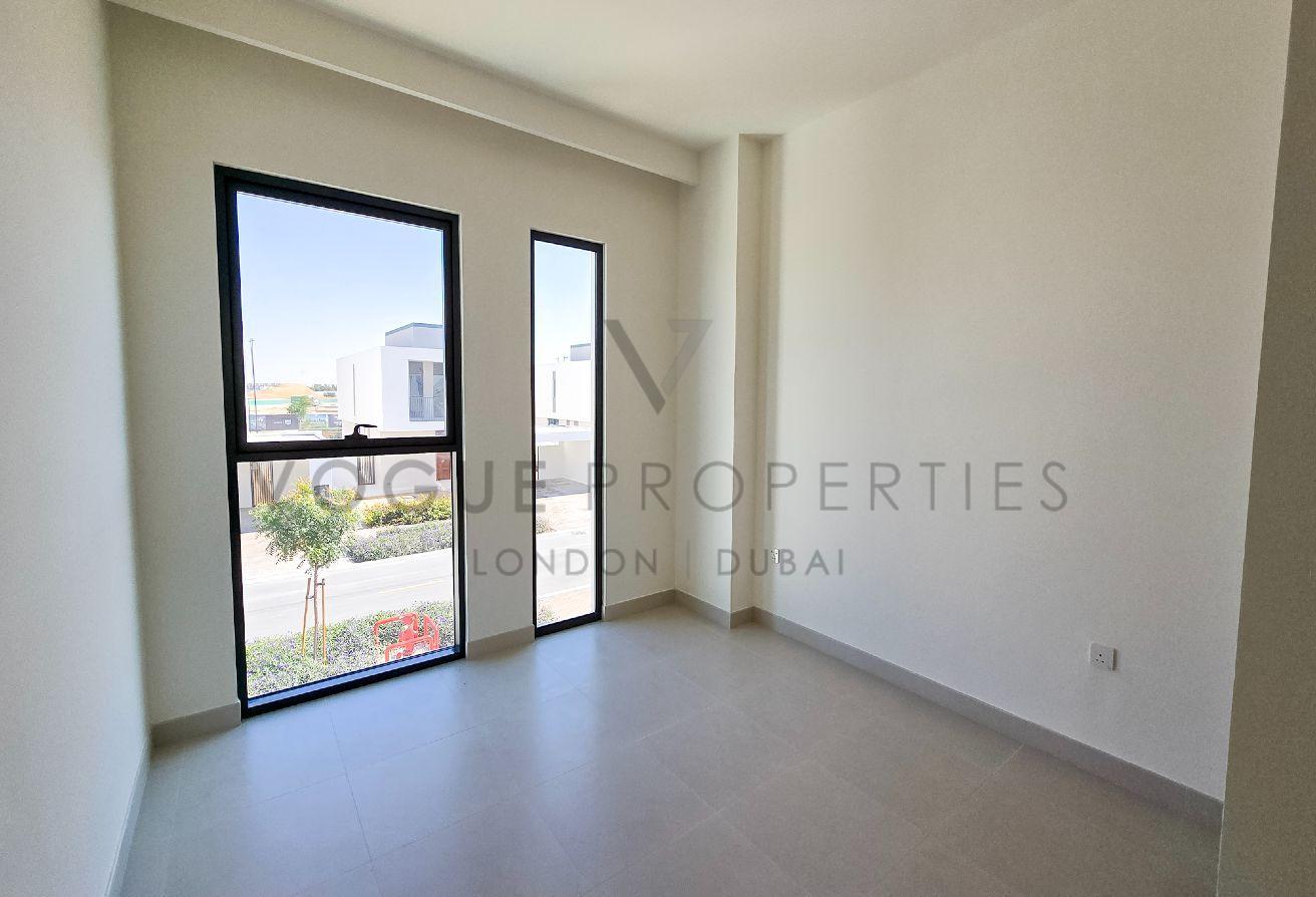 Corner Villa |Close to Amenities| Golf Course View photo 10