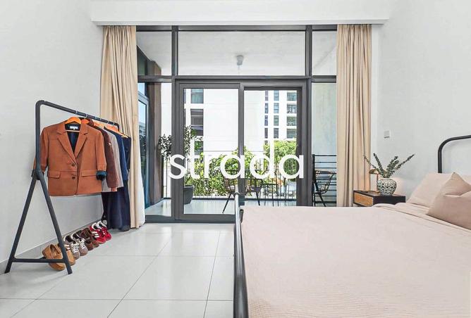 Park Point | Well Maintained | Near To Mall