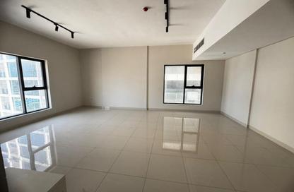 Apartment - 3 Bedrooms - 3 Bathrooms for rent in SRS Tower - Al Rashidiya 1 - Al Rashidiya - Ajman