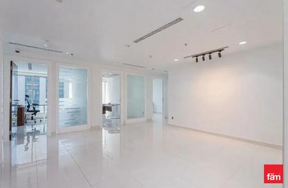 Office Space - Studio - 6 Bathrooms for rent in One Lake Plaza - JLT Cluster T - Jumeirah Lake Towers - Dubai