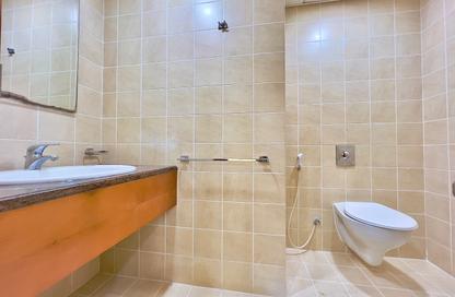 Apartment - 2 Bedrooms - 4 Bathrooms for rent in Al Najda Street - Abu Dhabi