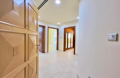 Apartment - 2 Bedrooms - 4 Bathrooms for rent in Al Najda Street - Abu Dhabi
