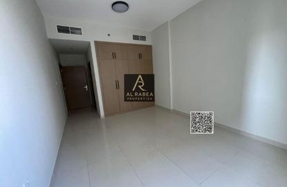 Apartment - 3 Bedrooms - 3 Bathrooms for rent in Al Jurf 2 - Al Jurf - Ajman Downtown - Ajman