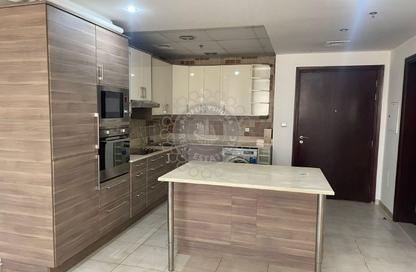 شقة - غرفة نوم - 2 حمامات للايجار في برج حمزة - مدينة دبي الرياضية - دبي شقة - غرفة نوم - 2 حمامات للايجار في برج حمزة - مدينة دبي الرياضية - دبي