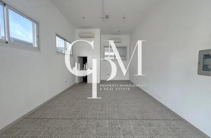 Shop - Studio for rent in Mussafah Industrial Area - Mussafah - Abu Dhabi