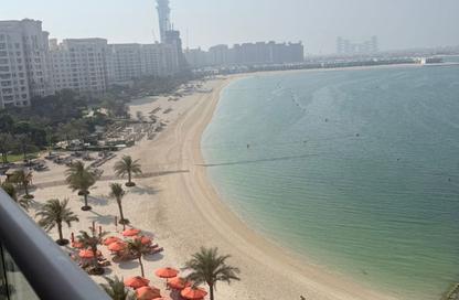 Apartment - 1 Bedroom - 2 Bathrooms for rent in Azure Residences - Palm Jumeirah - Dubai