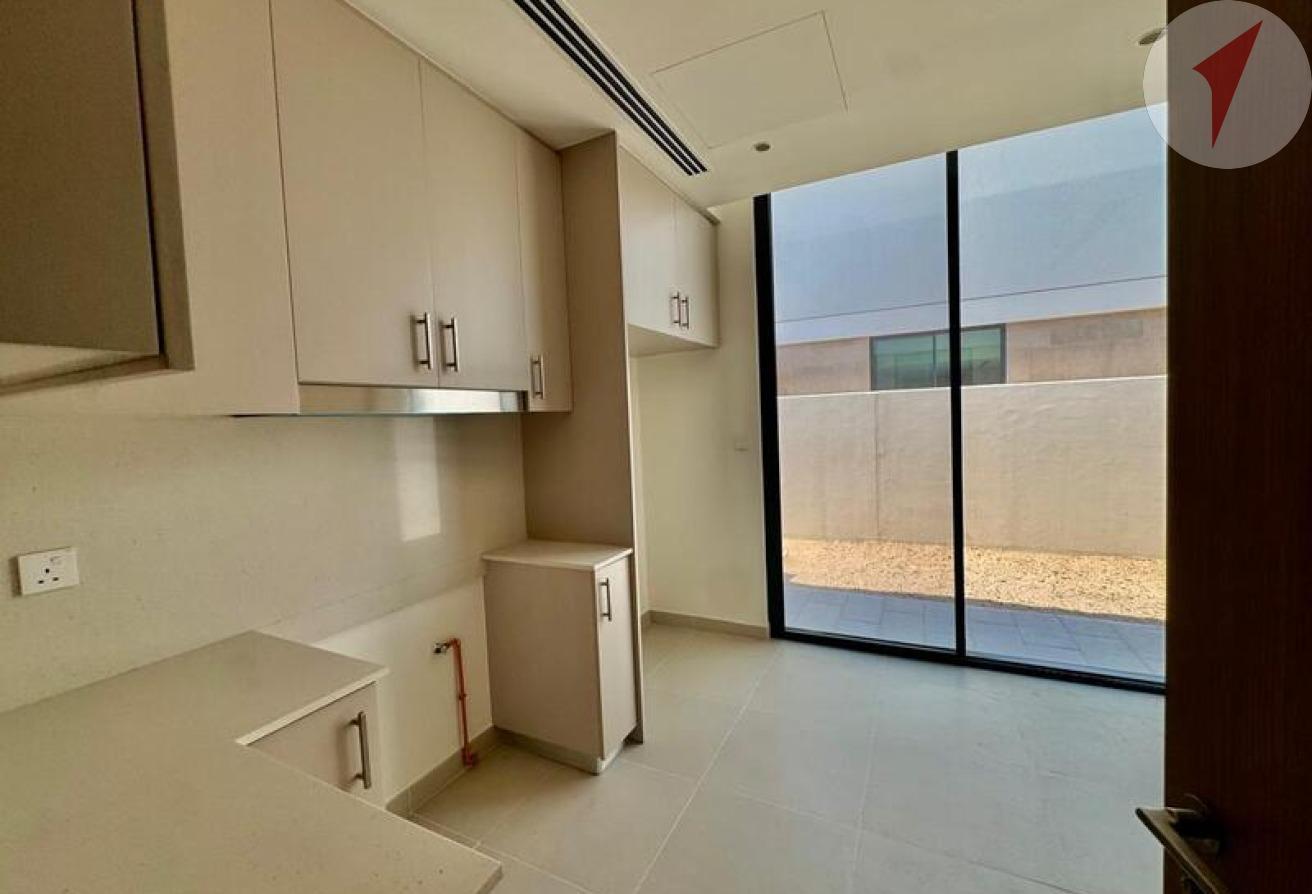 4BR + Maids Room | Unfurnished | Vacant Now photo 17
