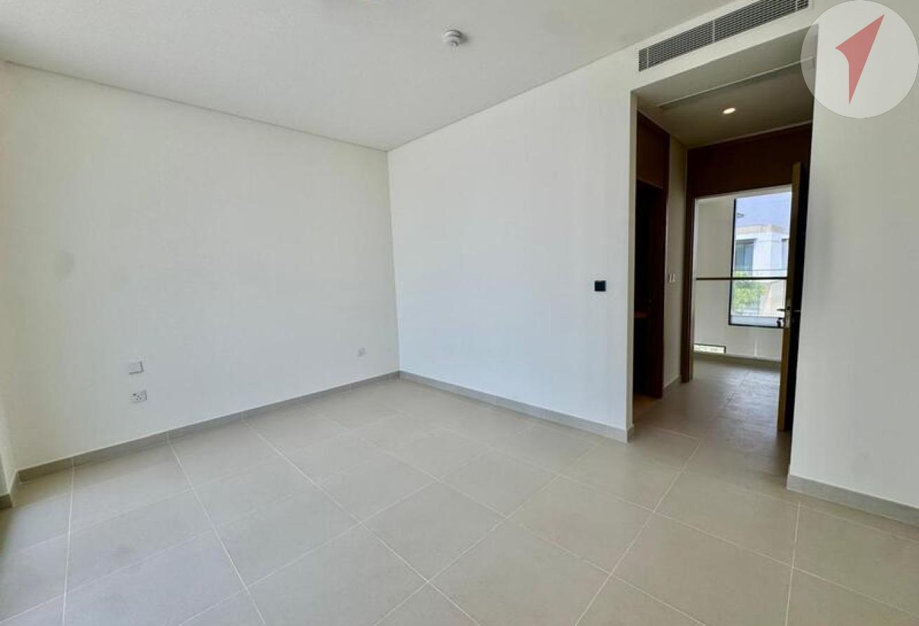 4BR + Maids Room | Unfurnished | Vacant Now photo 11