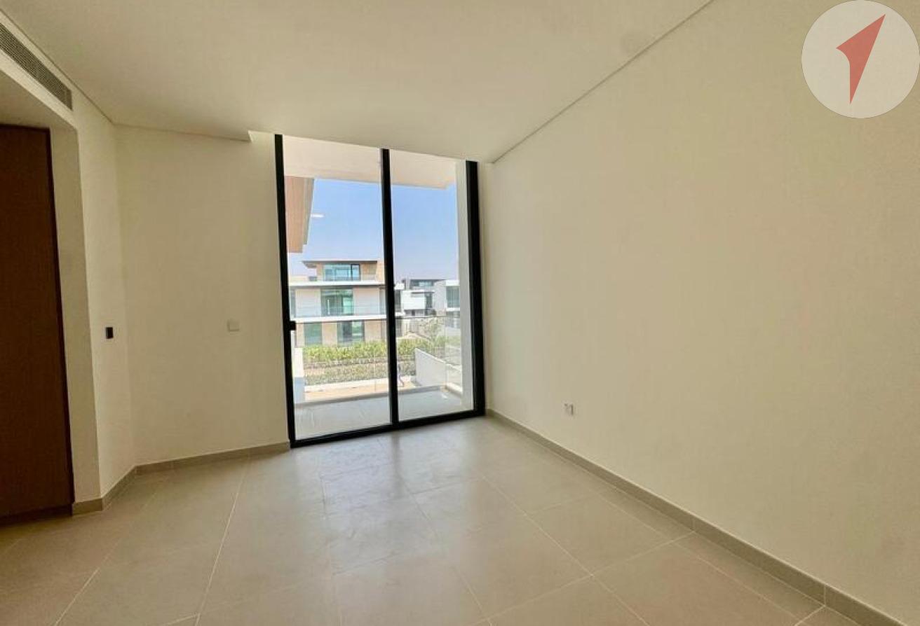 4BR + Maids Room | Unfurnished | Vacant Now photo 9