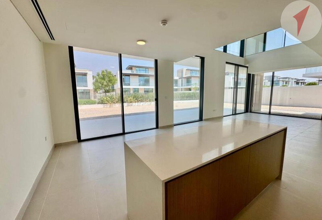 4BR + Maids Room | Unfurnished | Vacant Now photo 4