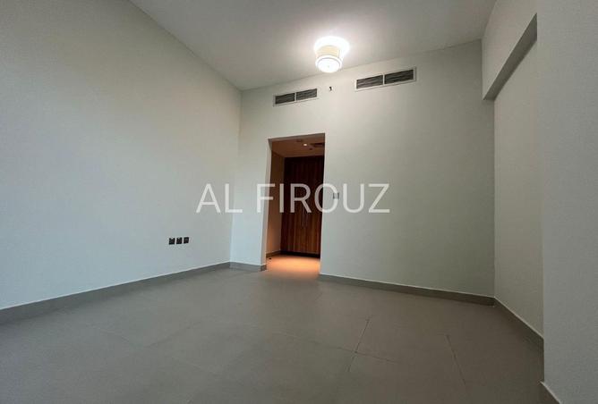 100411044 - Property Image 3